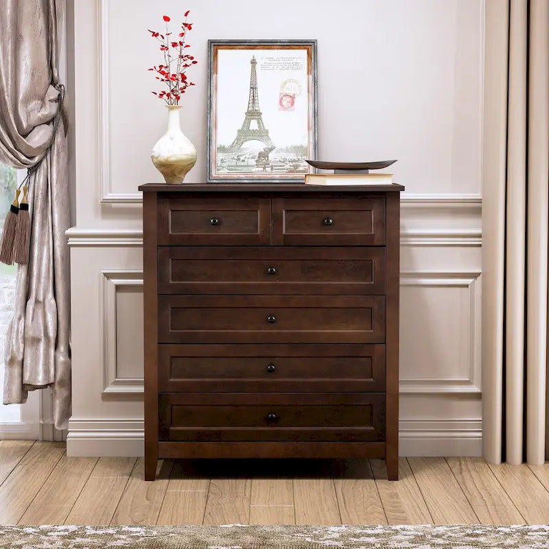 Commode en bois peinte à la bombe